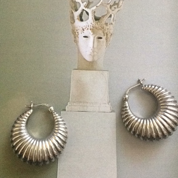 Vintage Jewelry - Beautiful vintage sterling  925 silver earrings